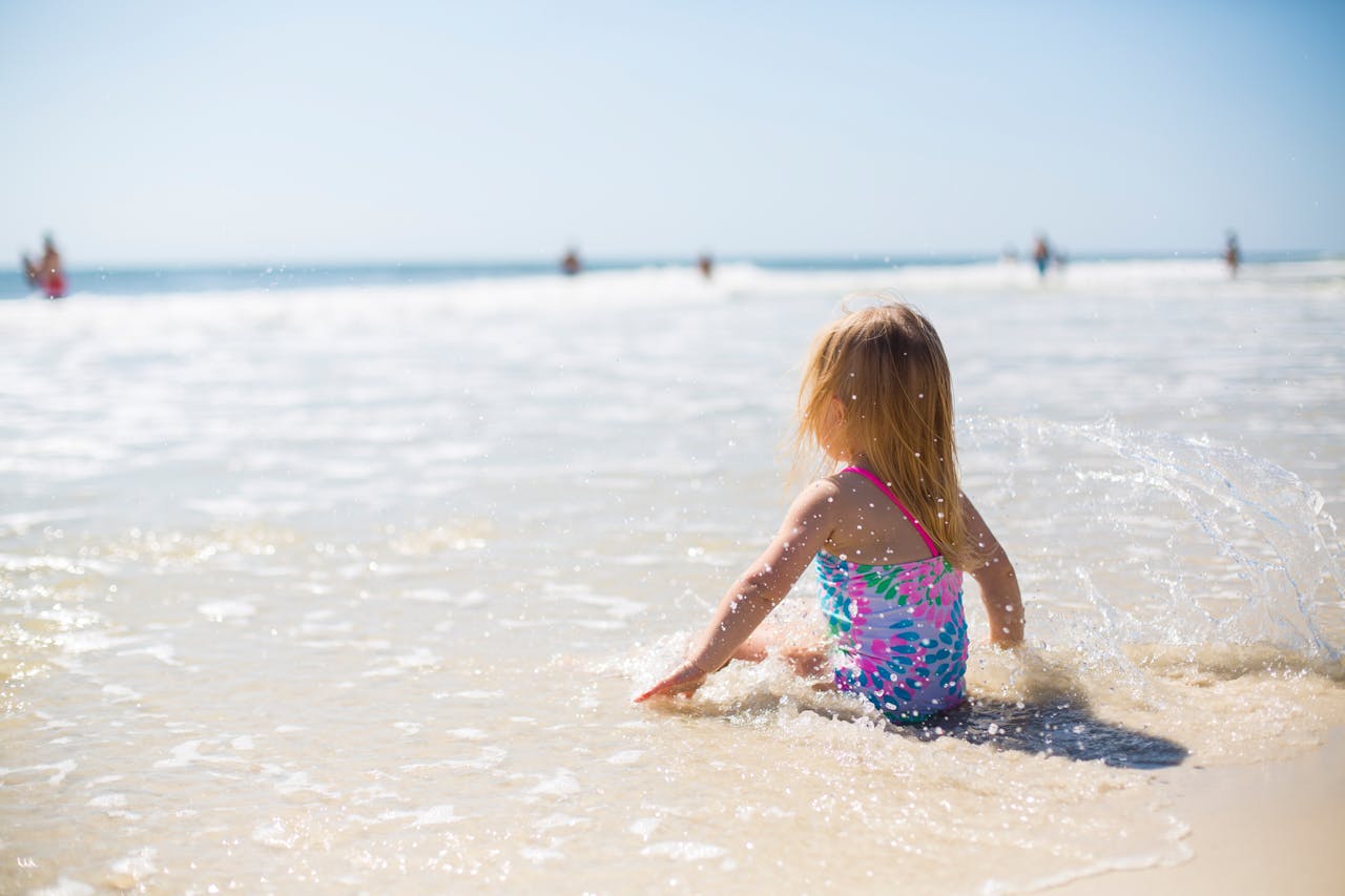 dijete na plaži