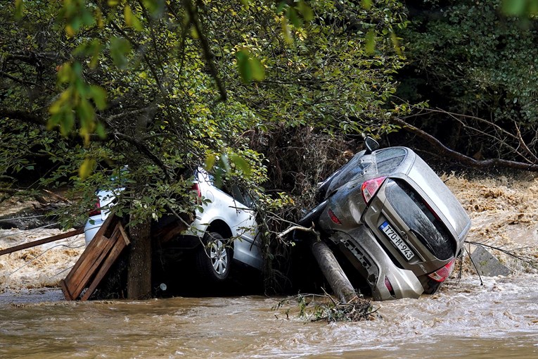 BiH: 21 poginuli, brojni nestali, upitno održavanje izbora