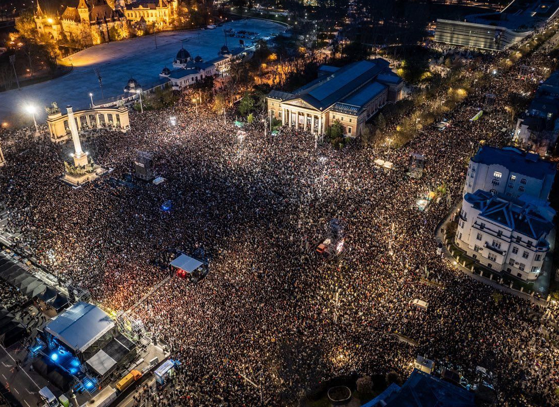 Uoči izbora: 100.000 ljudi prosvjedovalo u Budimpešti protiv Orbána