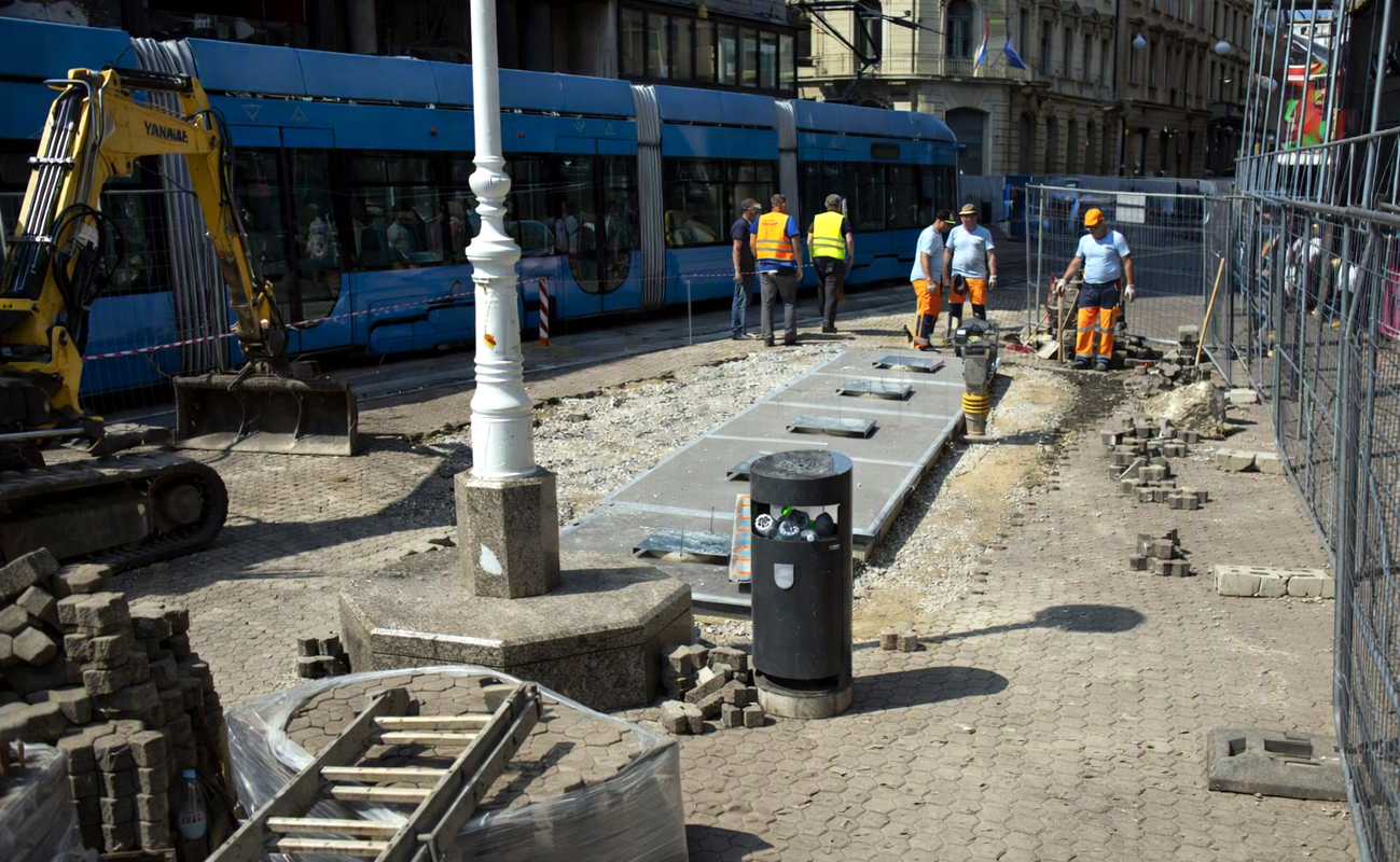 Postavljanje podzemnih spremnika za smeće na Trgu bana Jelačića