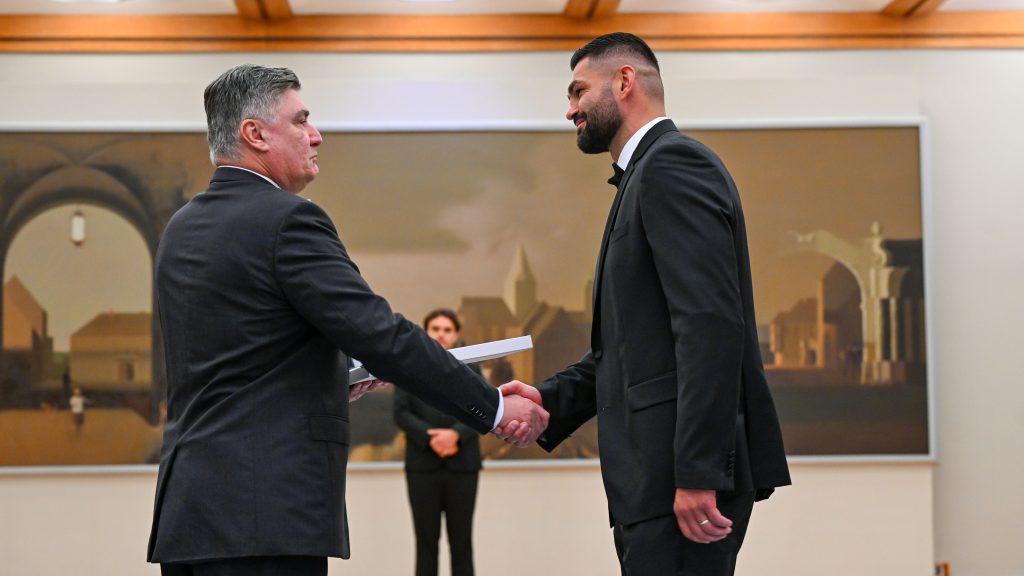 Filip Hrgović odlikovan Redom kneza Trpimira s ogrlicom i Danicom za izniman sportski uspjeh i doprinos promociji sporta i ugleda Hrvatske